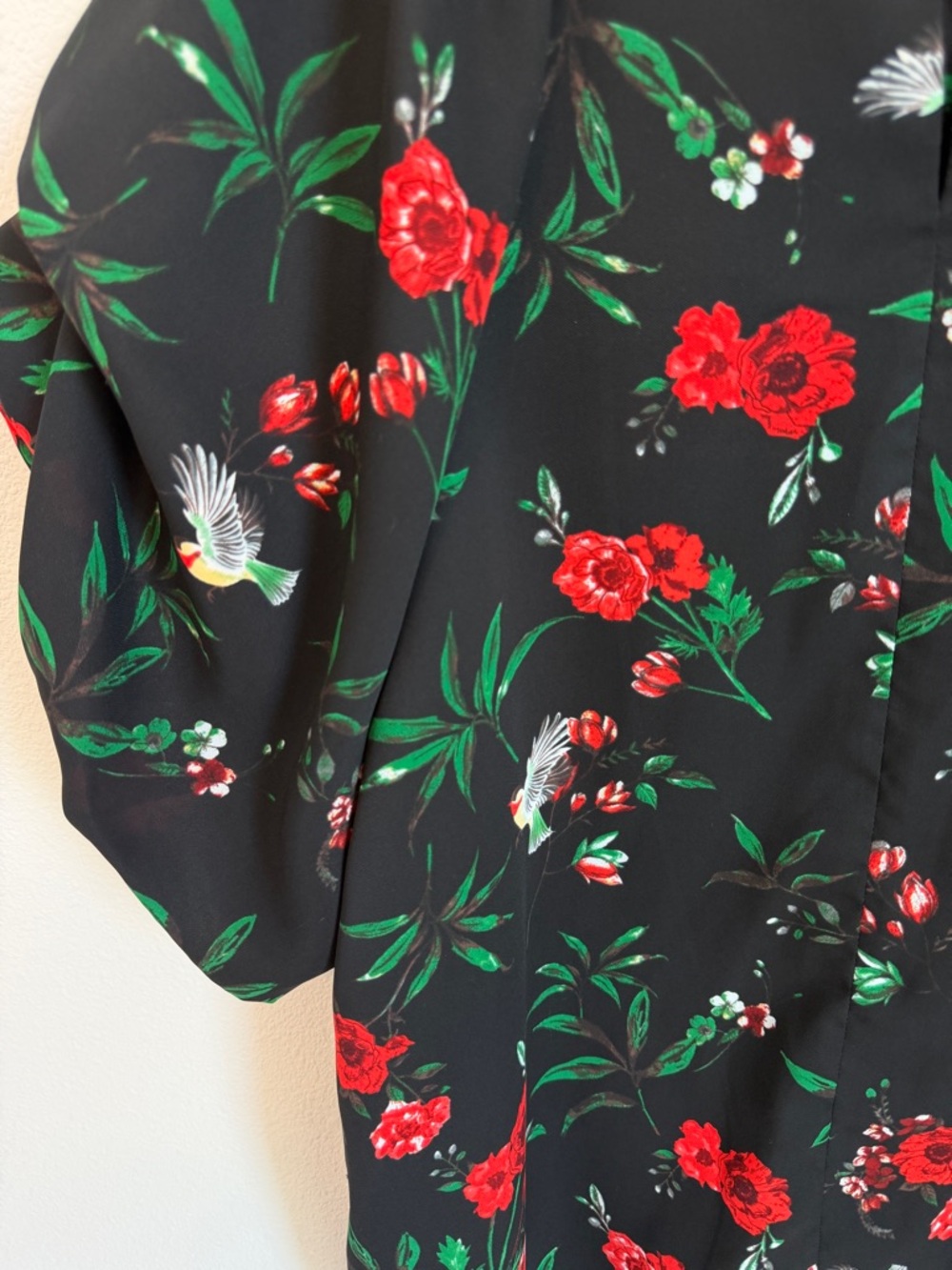 Gibson Latimer Black Blouse with birds and Red Floral - Picture 7 of 11